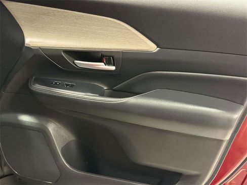 Used 2024 Toyota Grand Highlander Platinum image 9