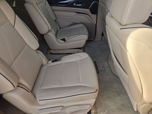 Used 2021 Cadillac Escalade ESV Premium Luxury w/ Performance Package image 30