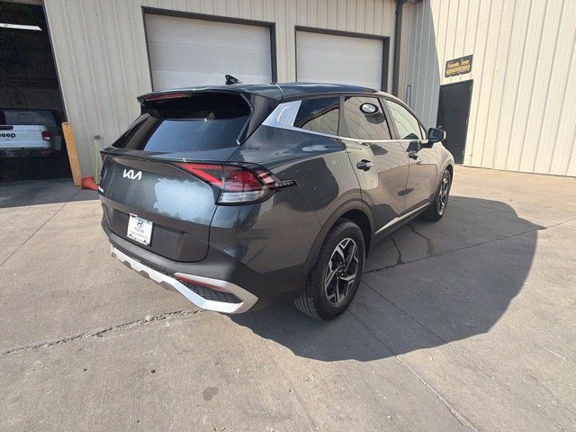 Used 2024 Kia Sportage LX FWD image 3