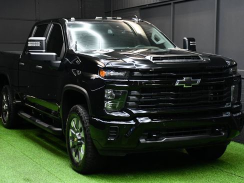 Used 2026 Chevrolet Silverado 2500 Custom w/ Custom Value Package AWD/4WD image 11
