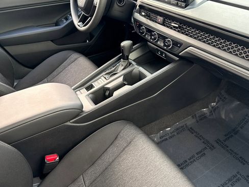 Certified 2025 Honda Accord SE image 31