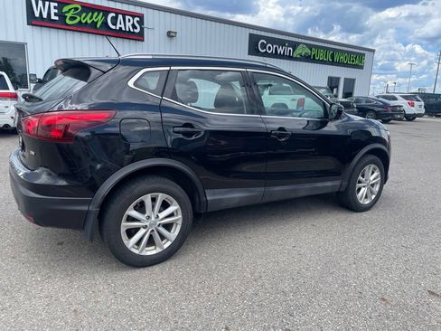Used 2018 Nissan Rogue Sport SV FWD image 14