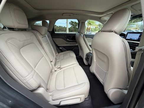 Used 2024 Lincoln Corsair Premiere w/ Equipment Group 102A image 31