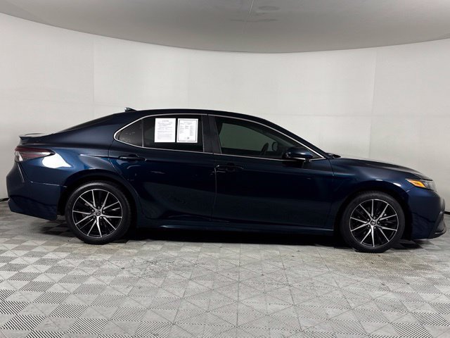 Used 2021 Toyota Camry SE FWD image 7