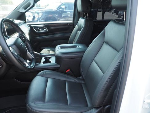 Used 2024 Chevrolet Suburban Z71 w/ Luxury Package AWD/4WD image 13