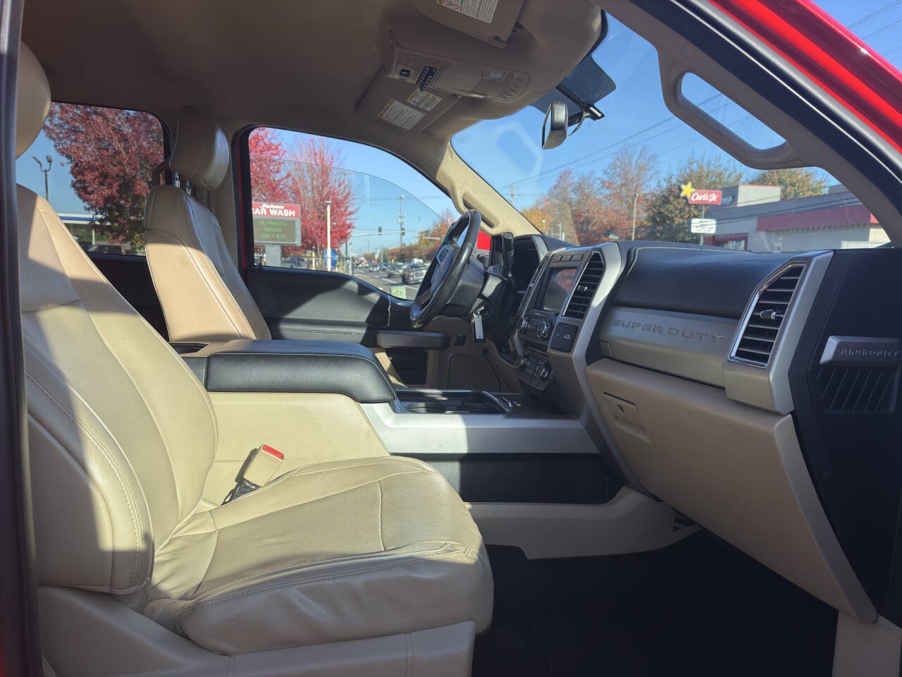 Used 2017 Ford F250 4x4 Crew Cab Super Duty image 9