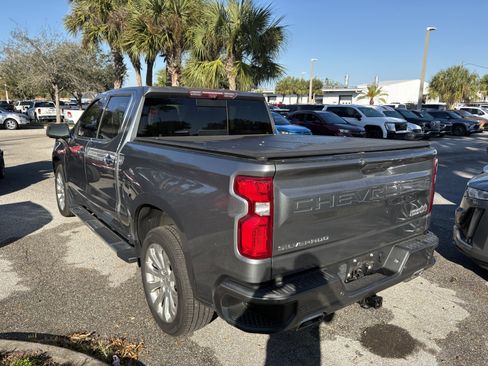 Used 2022 Chevrolet Silverado 1500 High Country w/ Technology Package image 5