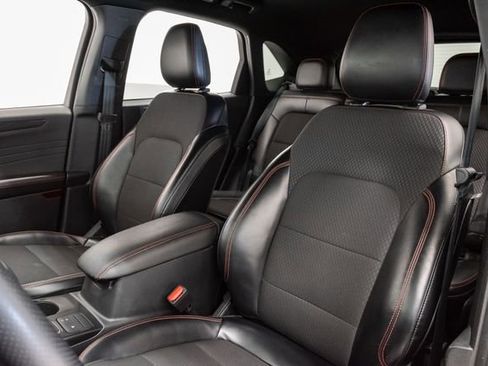 Used 2024 Ford Escape ST-Line w/ Cold Weather Package image 8