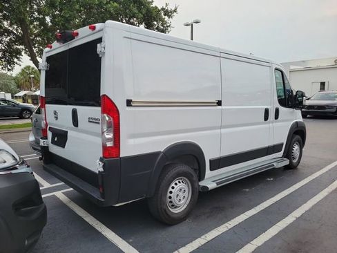 Used 2025 RAM ProMaster 2500 w/ U-Haul Equipment Group FWD image 5