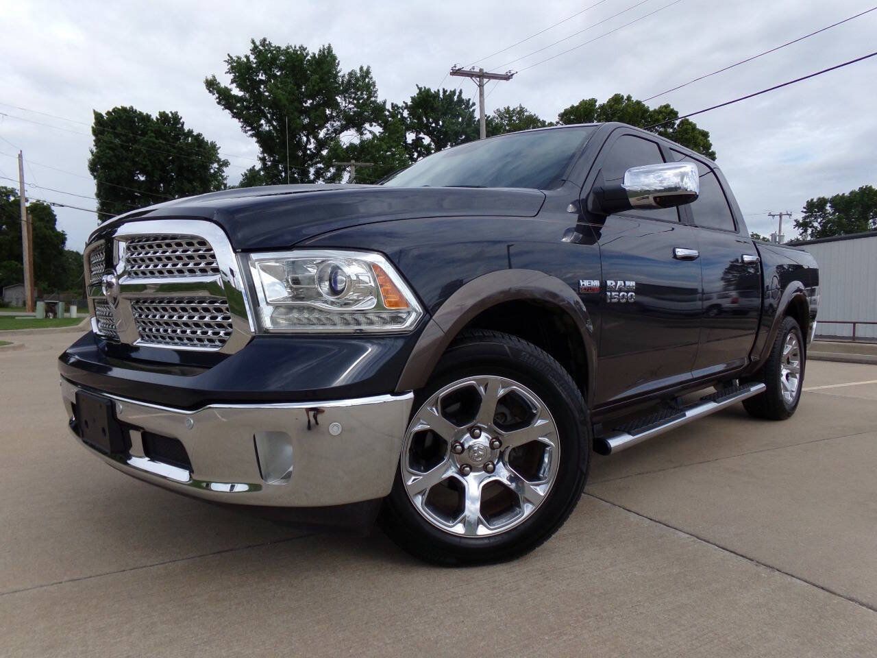 Used 2017 RAM 1500 Laramie w/ Convenience Group RWD image 2