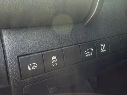 Used 2022 Toyota Camry SE FWD image 14