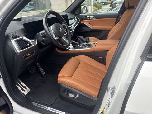 Used 2023 BMW X7 xDrive40i w/ Executive Package AWD/4WD image 2