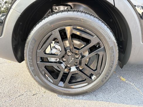 Used 2025 Kia Telluride EX X-Line AWD/4WD image 31