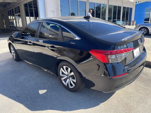 Used 2022 Honda Civic LX image 5