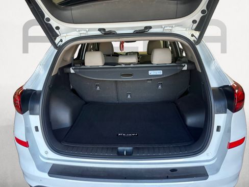 Used 2021 Hyundai Tucson Ultimate w/ Cargo Package FWD image 12