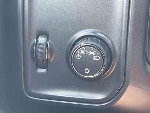 Used 2019 Chevrolet Silverado 1500 Custom w/ LPO, Essentials Package RWD image 19