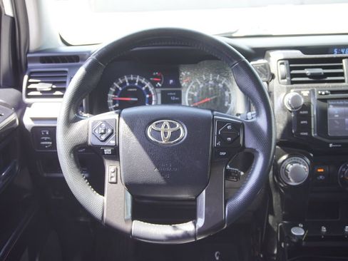 Used 2018 Toyota 4Runner TRD Off-Road Premium AWD/4WD image 14