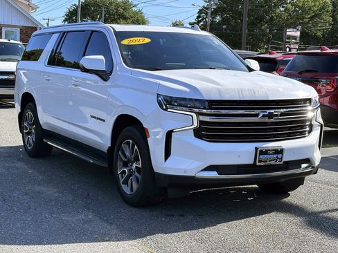 Used 2022 Chevrolet Suburban LT w/ LT Signature Plus Package AWD/4WD image 5
