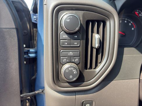 Used 2024 Chevrolet Silverado 1500 Custom Trail Boss AWD/4WD image 17