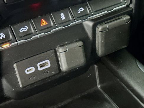 Used 2020 GMC Sierra 1500 Elevation image 30