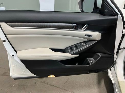 Used 2022 Honda Accord Touring image 20
