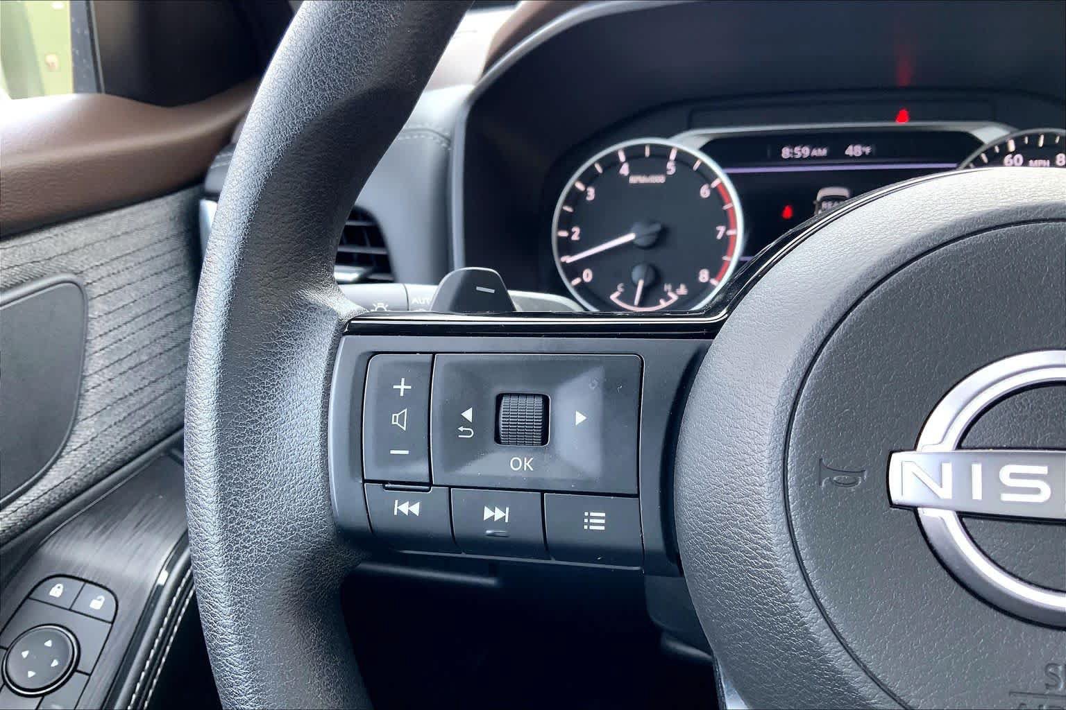 Used 2023 Nissan Rogue SV FWD image 23