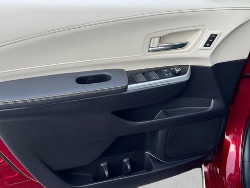 Certified 2026 Toyota Sienna Limited FWD image 11