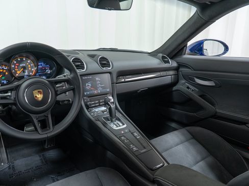 Certified 2021 Porsche 718 Cayman GT4 RWD image 24