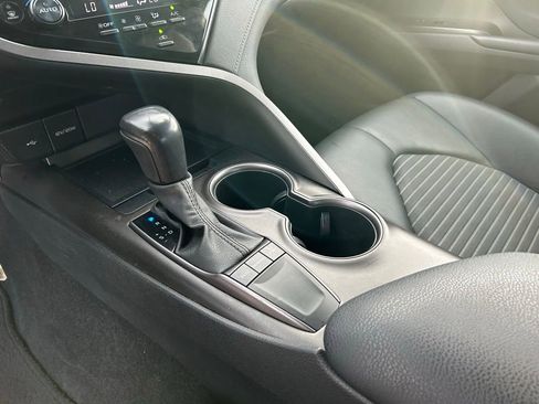Used 2024 Toyota Camry SE image 25