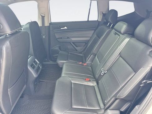 Used 2023 Volkswagen Atlas SE w/ Panoramic Sunroof Package FWD image 16
