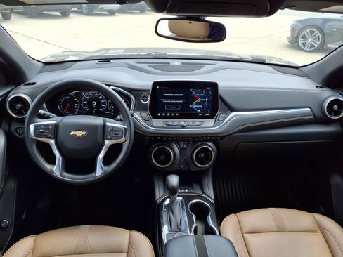 Used 2024 Chevrolet Blazer Premier w/ Enhanced Convenience Package image 11