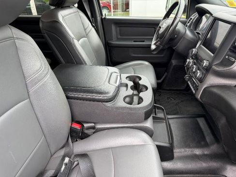 Used 2022 RAM 2500 Tradesman w/ Chrome Appearance Group AWD/4WD image 13
