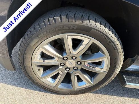 Used 2019 Chevrolet Tahoe LT w/ LT Signature Package RWD image 10