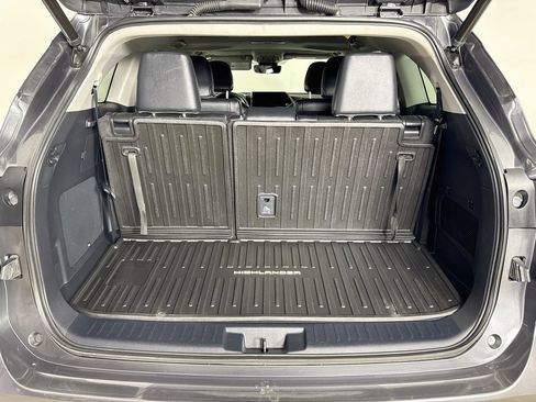 Used 2023 Toyota Highlander Limited AWD/4WD image 23