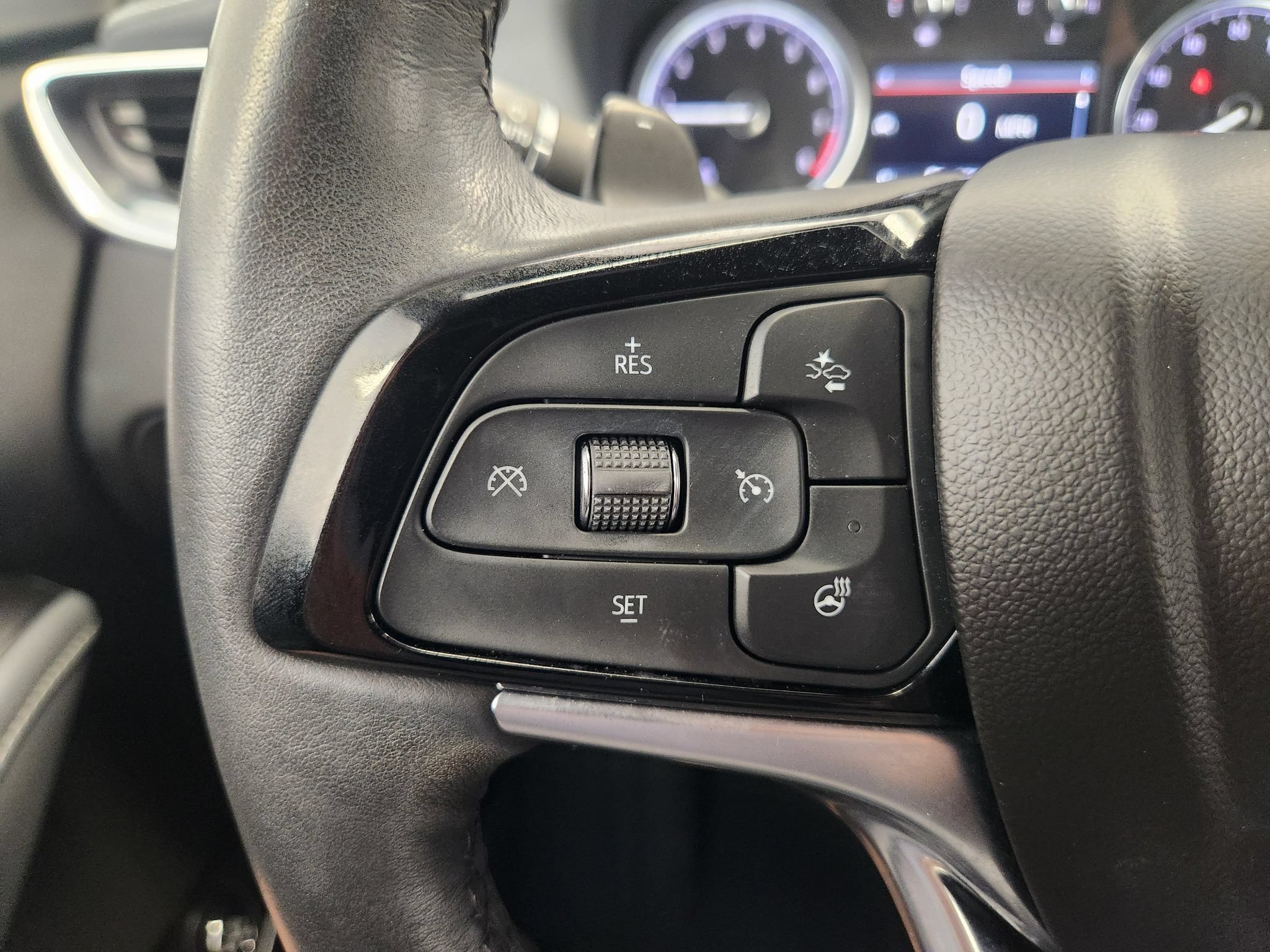 Used 2023 Buick Enclave Essence FWD image 29