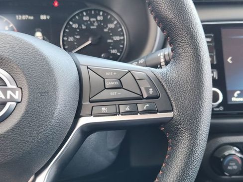 Used 2024 Nissan Kicks SR w/ SR Premium Package FWD image 23
