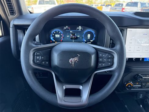 New 2025 Ford Bronco 4-Door image 15