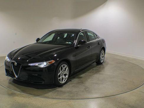 Used 2020 Alfa Romeo Giulia Ti AWD/4WD image 1