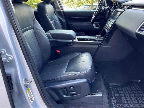 Used 2020 Land Rover Discovery SE AWD/4WD image 25
