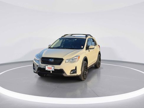Used 2017 Subaru Crosstrek 2.0i Limited image 3