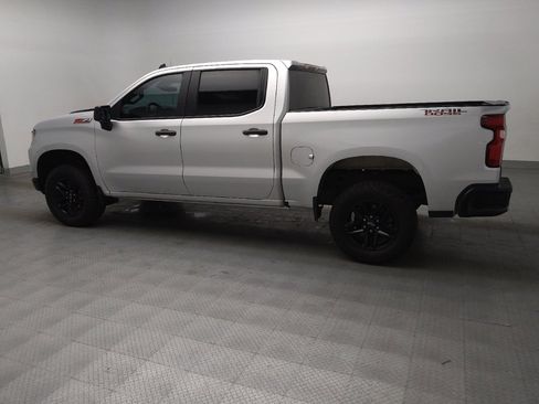 Used 2022 Chevrolet Silverado 1500 Custom Trail Boss AWD/4WD image 3