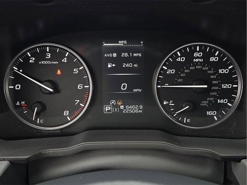 Used 2024 Subaru Crosstrek 2.0i Premium image 18