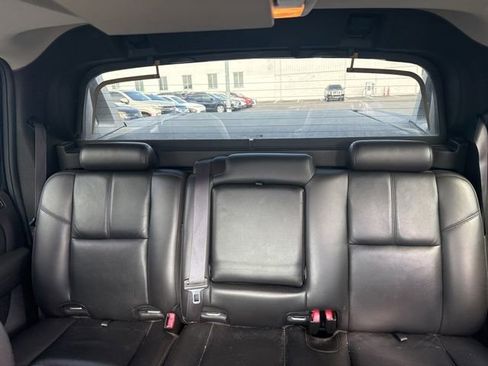 Used 2011 Chevrolet Avalanche LT image 23