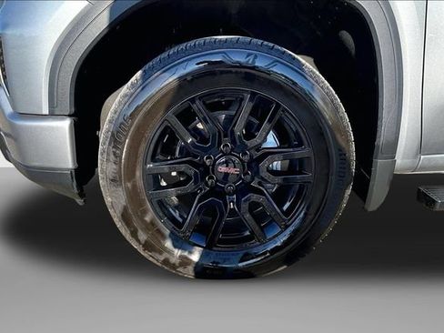 Used 2025 GMC Sierra 1500 Elevation AWD/4WD image 9