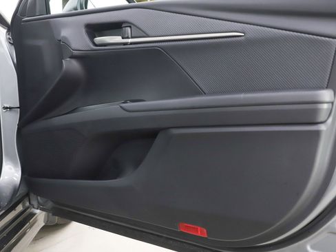 Used 2025 Toyota Camry SE w/ Multimedia Upgrade Package image 9