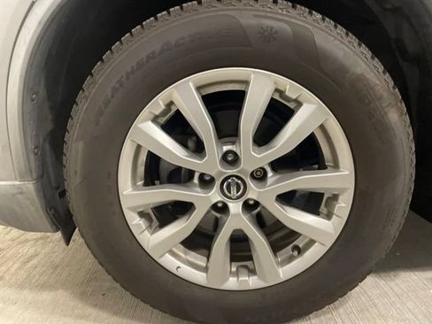 Used 2017 Nissan Rogue SV AWD/4WD image 5