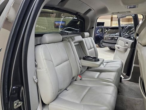 Used 2011 Chevrolet Avalanche LT w/ Regional Value Package RWD image 20
