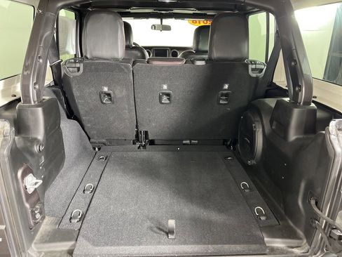 Used 2018 Jeep Wrangler Unlimited Sport S image 10