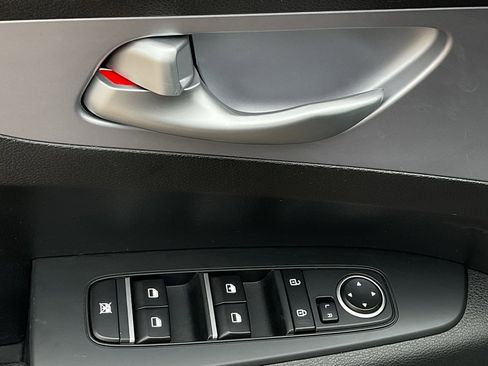 Used 2024 Kia Forte LXS image 11