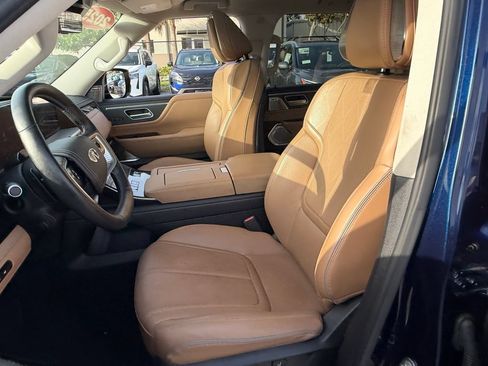 Used 2025 INFINITI QX80 Sensory w/ Exterior Package AWD/4WD image 11